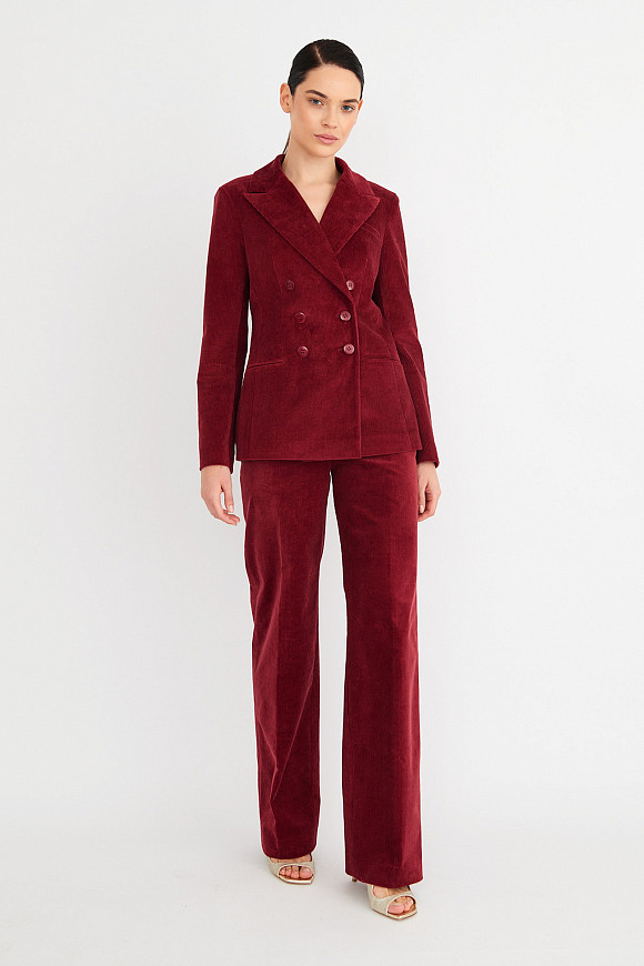 Вельветовые брюки в цвете Бордовый по цене 39 000 ₽ | WITHOUTFAIL.RU